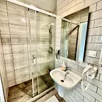 View Metro Wifi 1gb 80'tv Netflix Disney+ Hbo * Warsaw