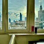 View Metro Wifi 1gb 80'tv Netflix Disney+ Hbo Warsaw