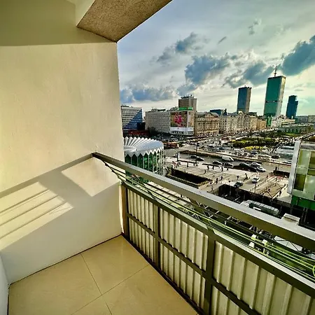 View Metro Wifi 1gb 80'tv Netflix Disney+ Hbo Appartamento