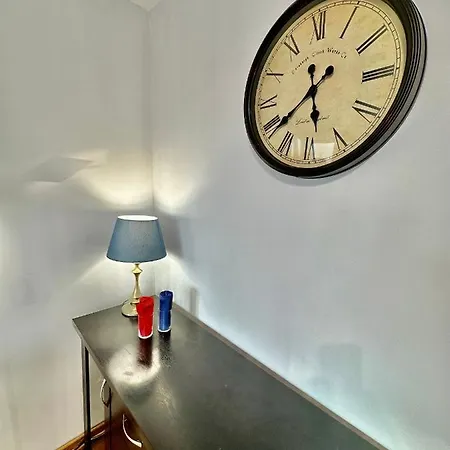 View Metro Wifi 1gb 80'tv Netflix Disney+ Hbo