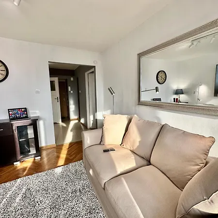 Apartment View Metro Wifi 1gb 80'tv Netflix Disney+ Hbo