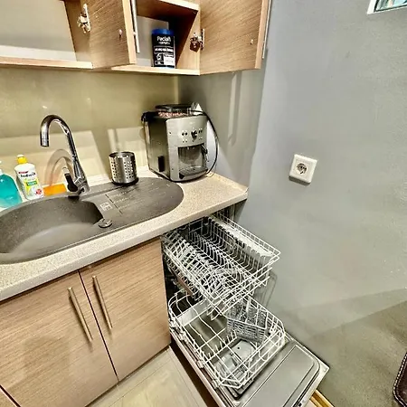 View Metro Wifi 1gb 80'tv Netflix Disney+ Hbo Apartment Warsaw