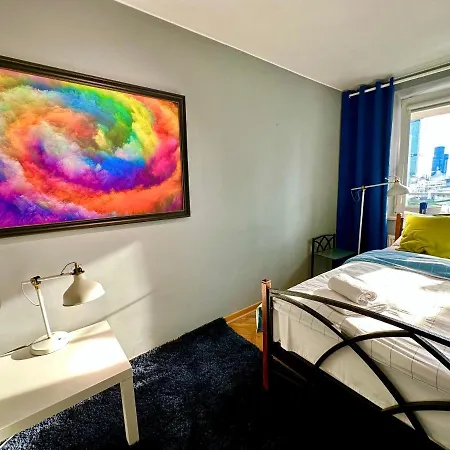 View Metro Wifi 1gb 80'tv Netflix Disney+ Hbo Apartment Warsaw