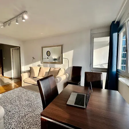 View Metro Wifi 1gb 80'tv Netflix Disney+ Hbo Apartment