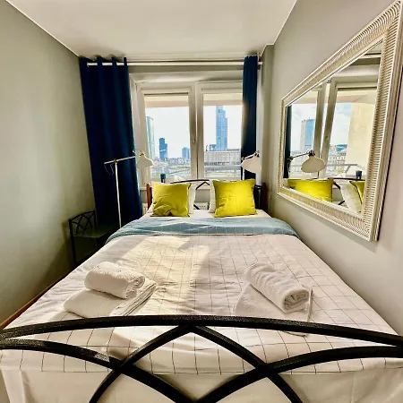 Apartment View Metro Wifi 1gb 80'tv Netflix Disney+ Hbo Warsaw