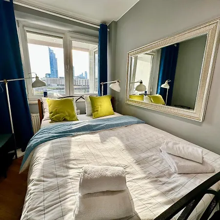 View Metro Wifi 1gb 80'tv Netflix Disney+ Hbo Apartment