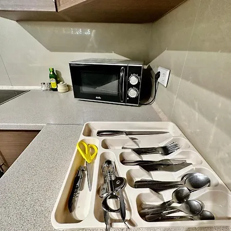 Apartment View Metro Wifi 1gb 80'tv Netflix Disney+ Hbo Warschau