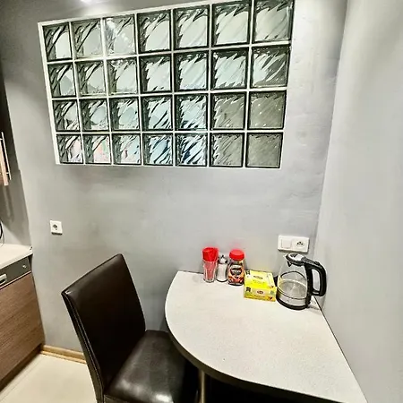 View Metro Wifi 1gb 80'tv Netflix Disney+ Hbo