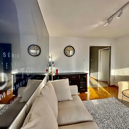 View Metro Wifi 1gb 80'tv Netflix Disney+ Hbo Apartment