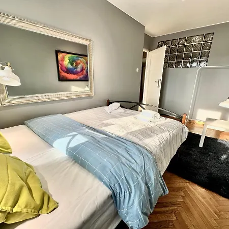 View Metro Wifi 1gb 80'tv Netflix Disney+ Hbo Apartment