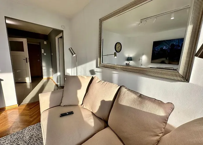 View Metro Wifi 1gb 80'tv Netflix Disney+ Hbo Apartment Warsaw