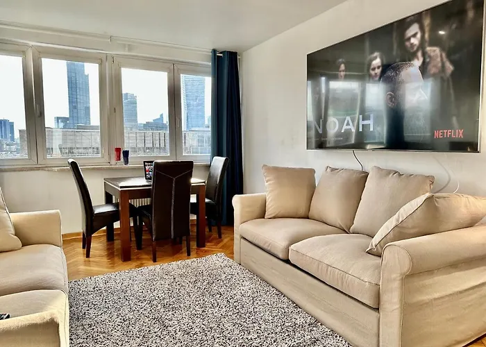 View Metro Wifi 1gb 80'tv Netflix Disney+ Hbo Apartment *