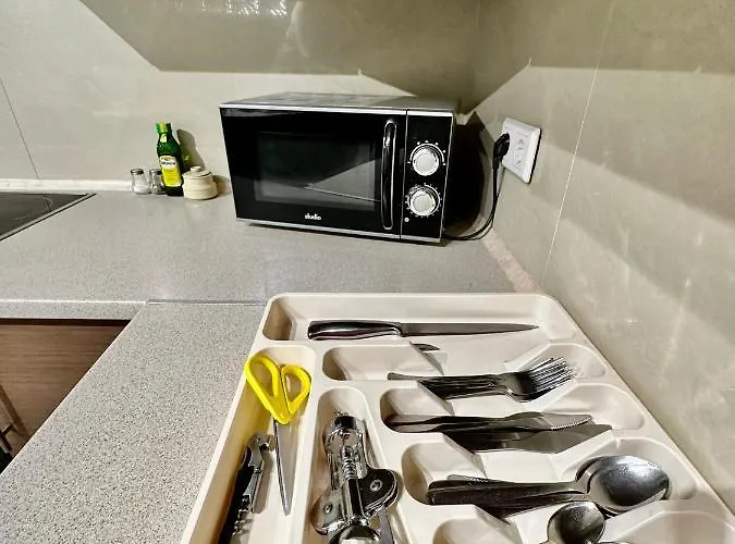 Apartment View Metro Wifi 1gb 80'tv Netflix Disney+ Hbo Warsaw