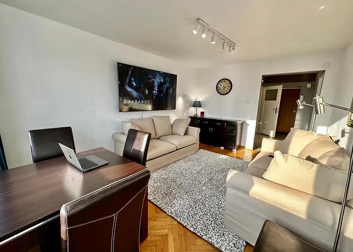 View Metro Wifi 1gb 80'tv Netflix Disney+ Hbo Apartment