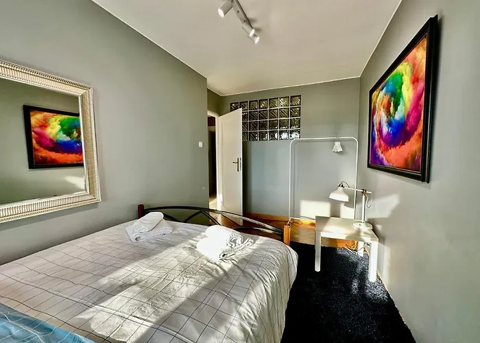 View Metro Wifi 1gb 80'tv Netflix Disney+ Hbo Apartment *