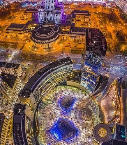 View Metro Wifi 1gb 80'tv Netflix Disney+ Hbo Warsaw