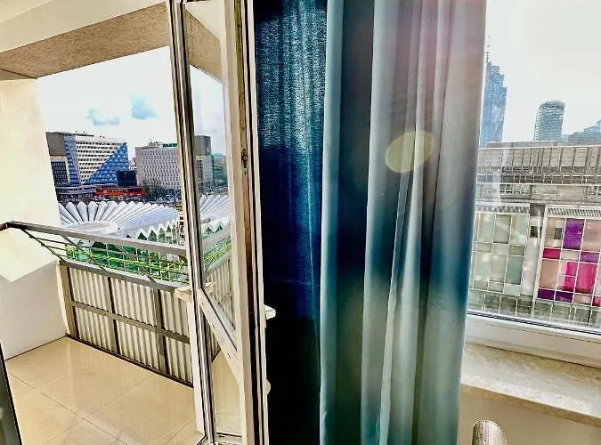 View Metro Wifi 1gb 80'tv Netflix Disney+ Hbo *