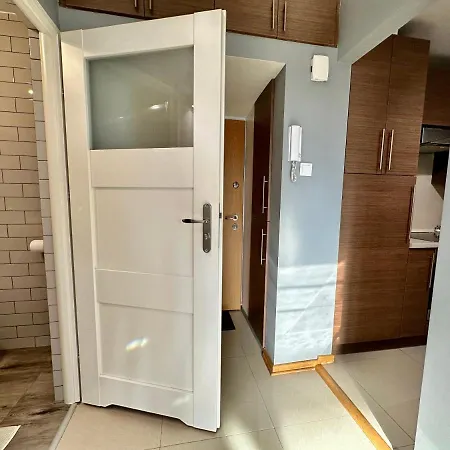 View Metro Wifi 1gb 80'tv Netflix Disney+ Hbo Warszawa