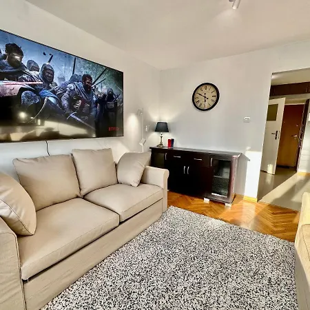 View Metro Wifi 1gb 80'tv Netflix Disney+ Hbo *